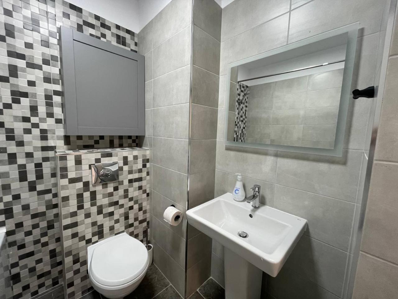 Moghioros Residence C3 Букурещ Екстериор снимка